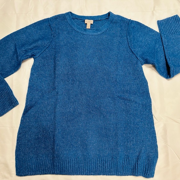 Sweater - Picture 2 of 3